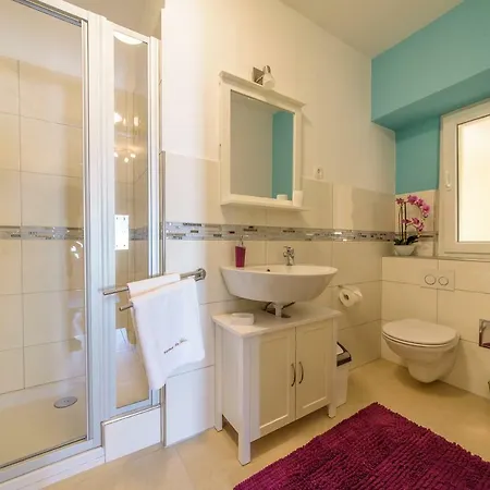 Alex Apartment *
